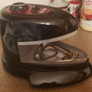 Presto pizza cooker, black